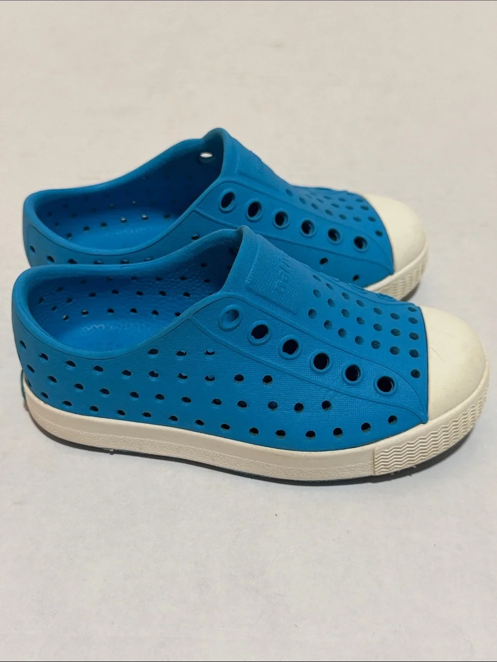 Native Jefferson Kids Water Shoes in Blue - Kids Toddler Size 6